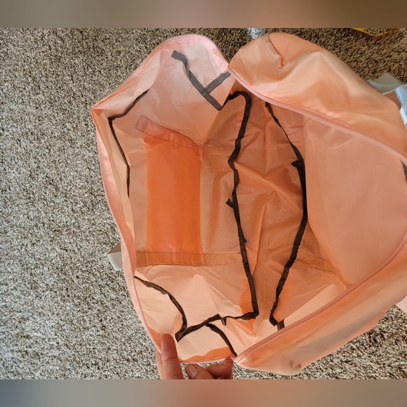 Lightweight travel bag - Picture 3 of 9